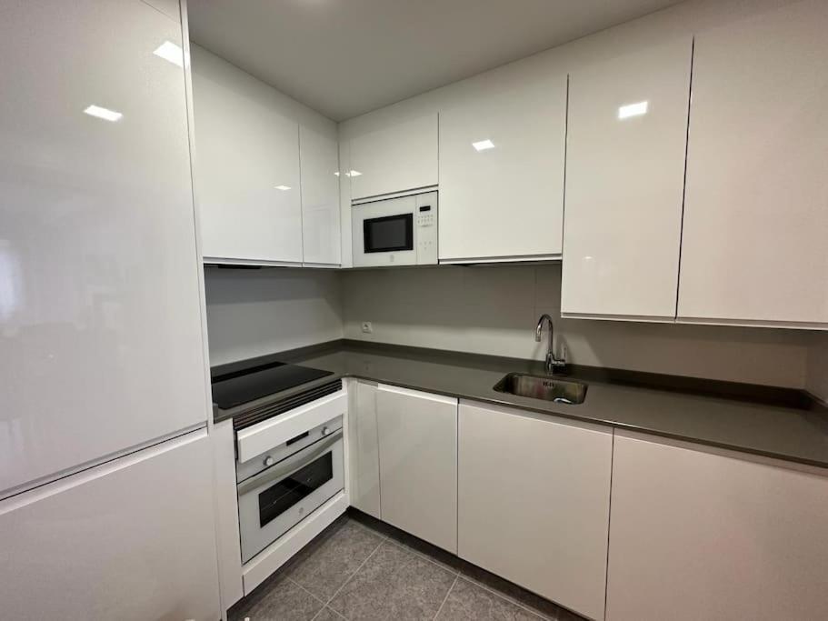 14 + Garaje Incluido. Nuevo, Elegante, Acogedor. Apartment *